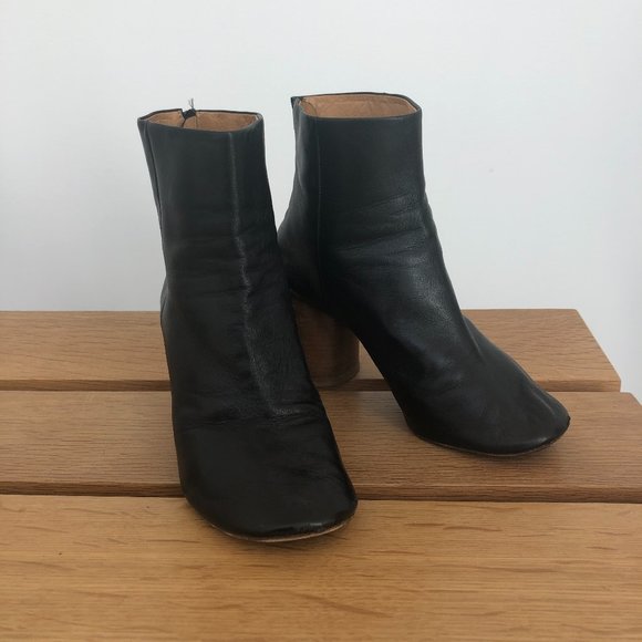 AVAILABLE- Maison Martin Margiela leather ankle boots - Picture 3 of 10